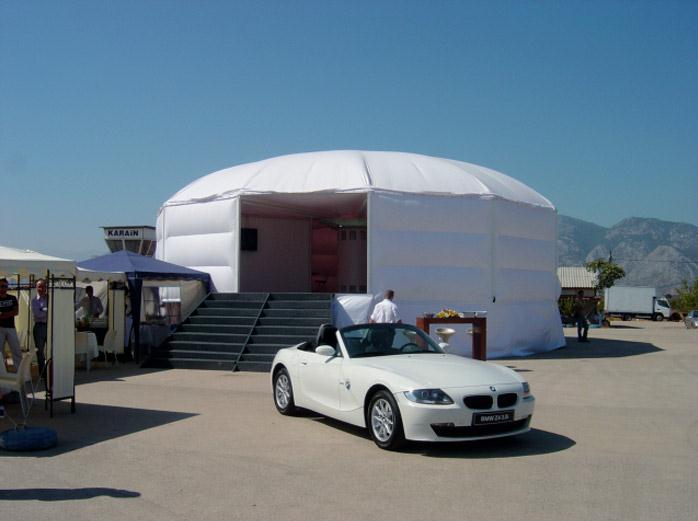 BMW Mobil Showroom